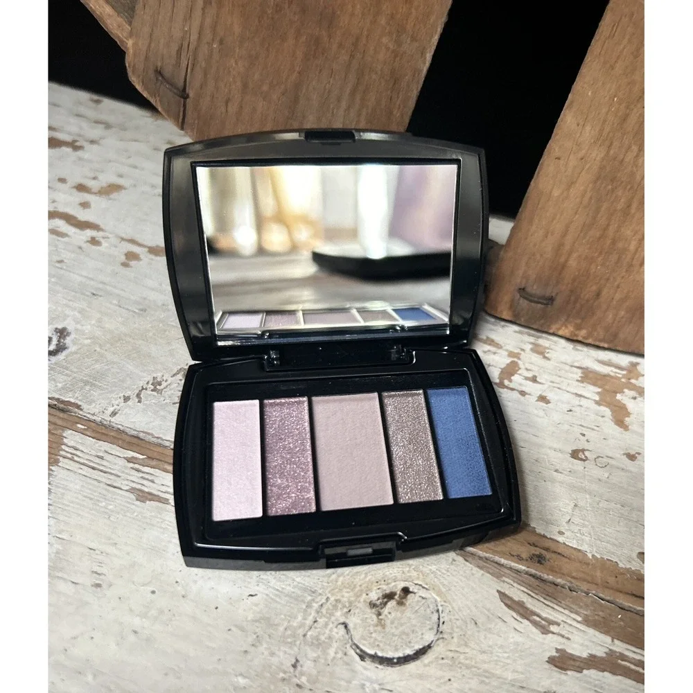 Lancome Loves Women Cool Color Design Eyeshadow Palette 0.07oz/2.0g NWOB